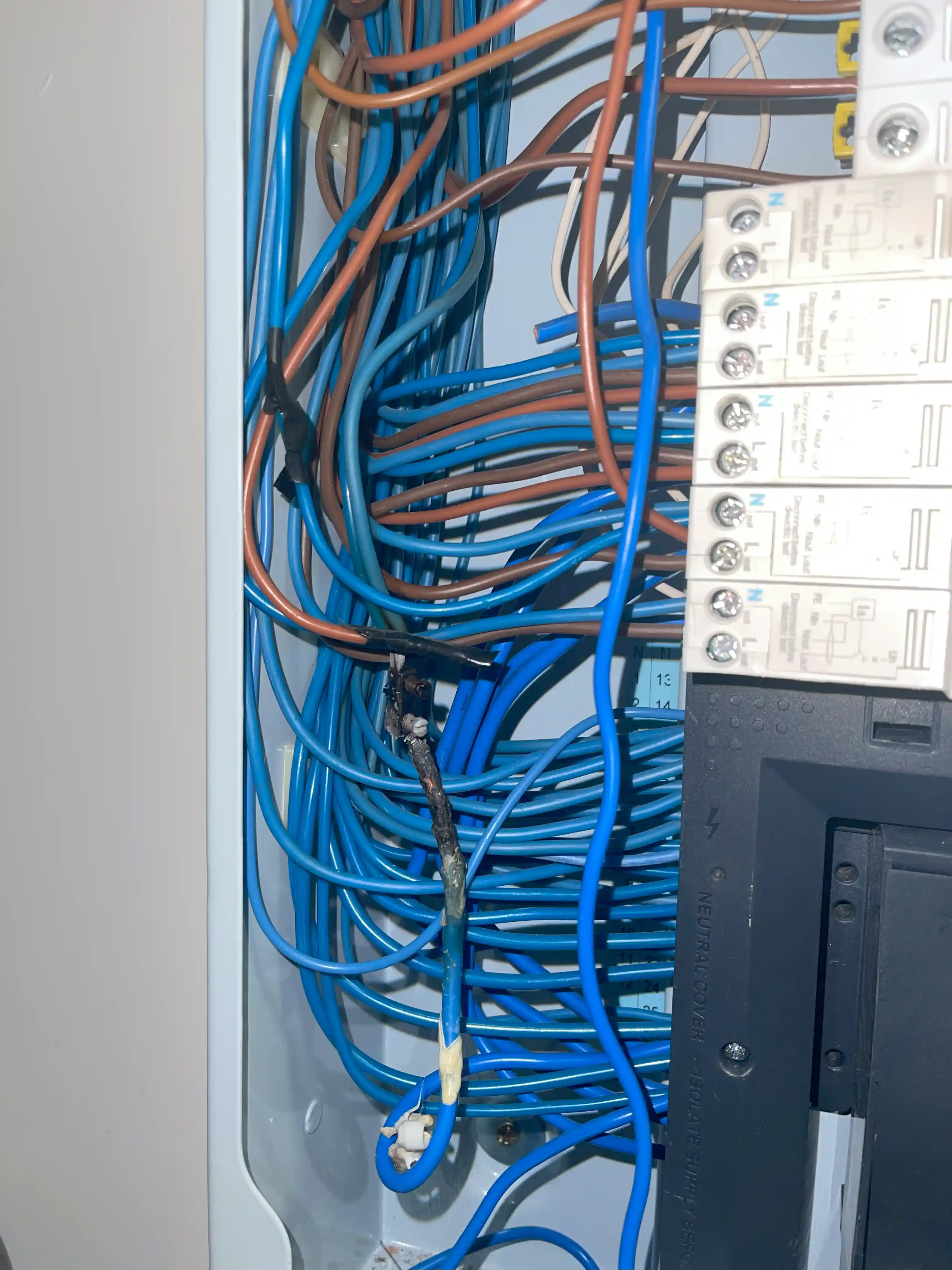 24 Hours Emergency Electrician near Acton